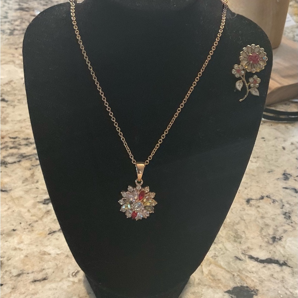 Elegant Floral Pendant Necklace and Brooch Set with Earrings